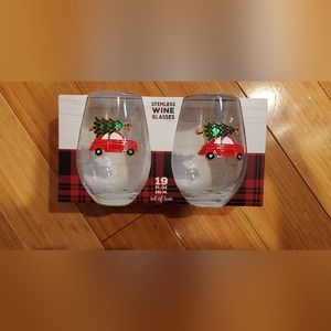 SOLD ON MECARI CHRISTMAS WINE GLASSES